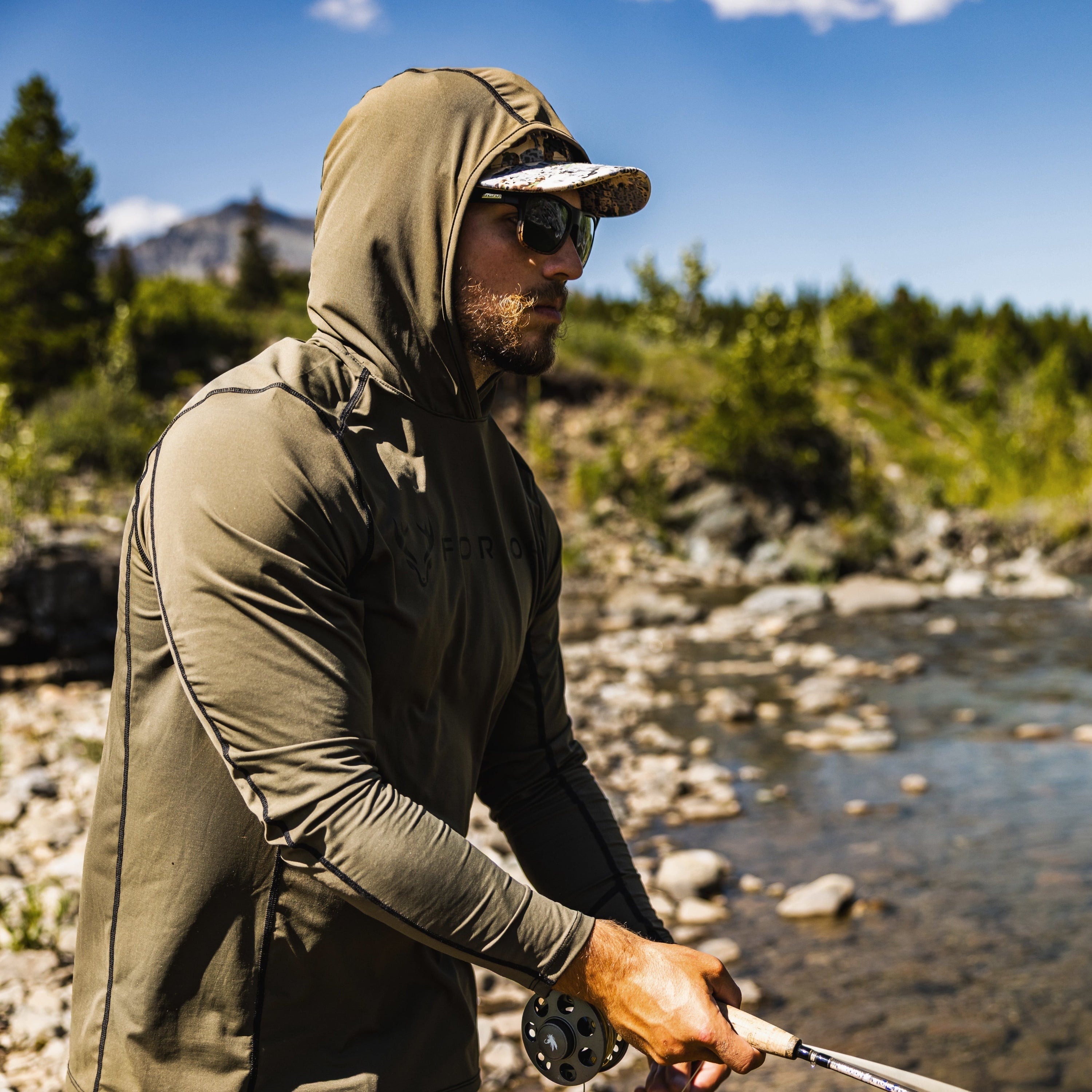 The Best Lightweight & SPF Hoodies for Summer Hunting and Fishing (2026 Guide)