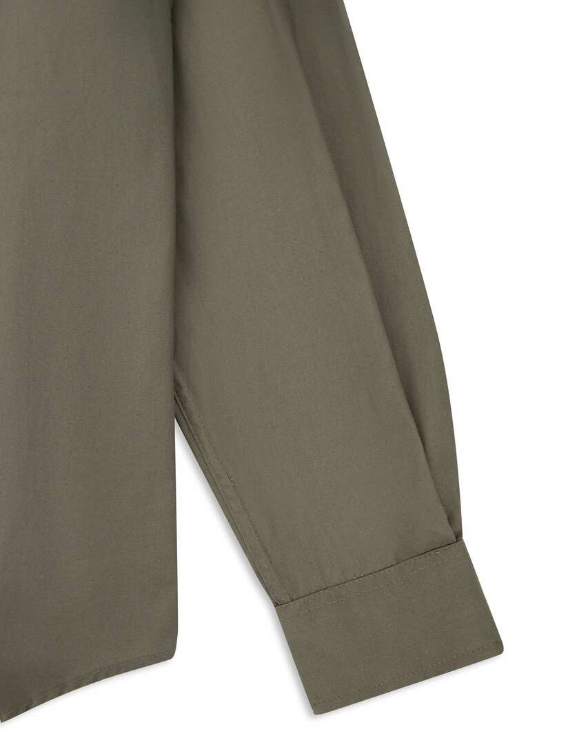 Sleeve and buttoned cuff on the Ranger Green Jack Carr Hunters Shirt