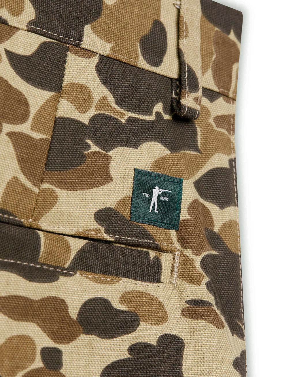 Back pocket with Arthur label on the Original Camo Midweight Field Pant