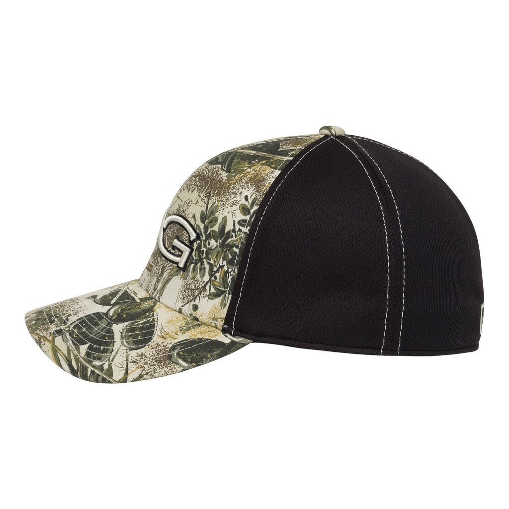 Camo hunting cap with black mesh back and embroidered G logo, ideal for outdoor adventures