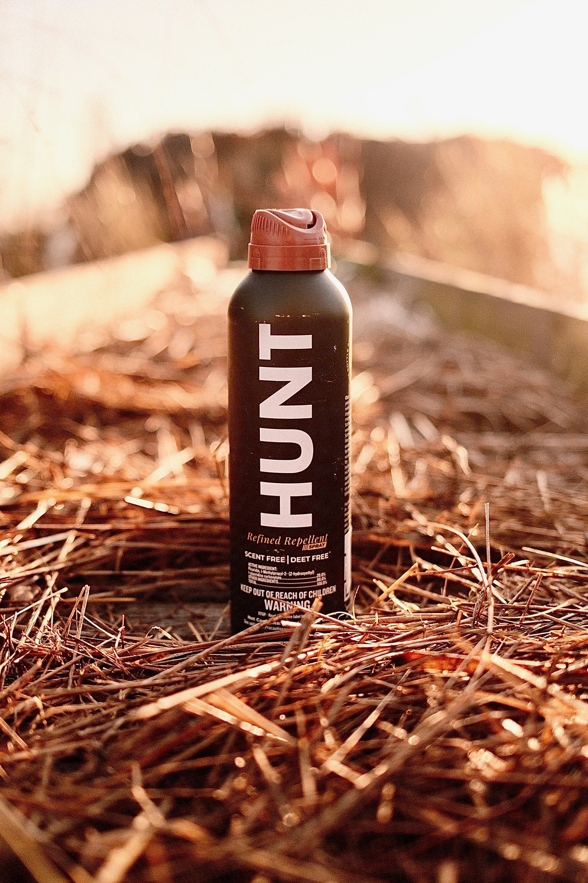 Scent-free, DEET-free hunting insect repellent spray for outdoor use