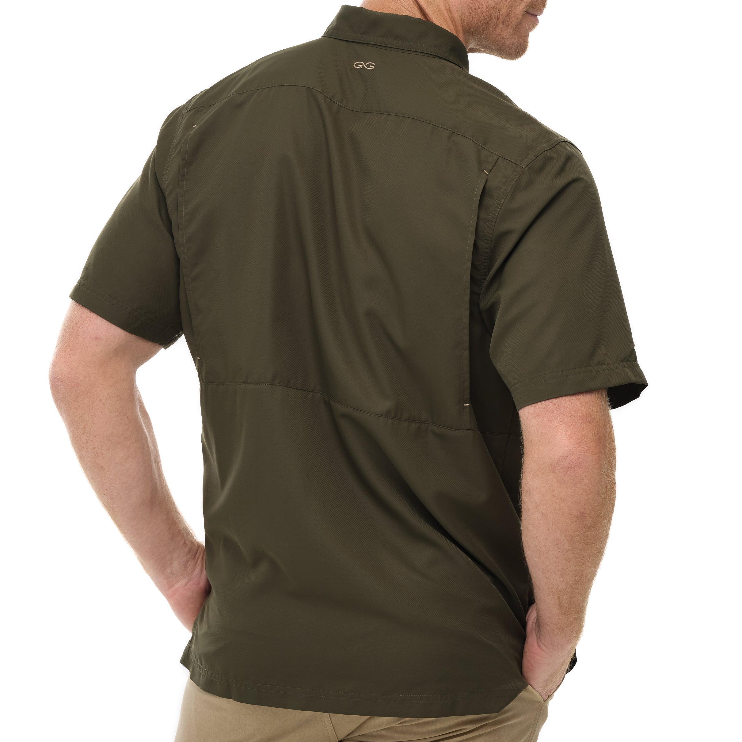 Olive green short-sleeve hunting shirt with GG logo, ideal for outdoor adventures and field use