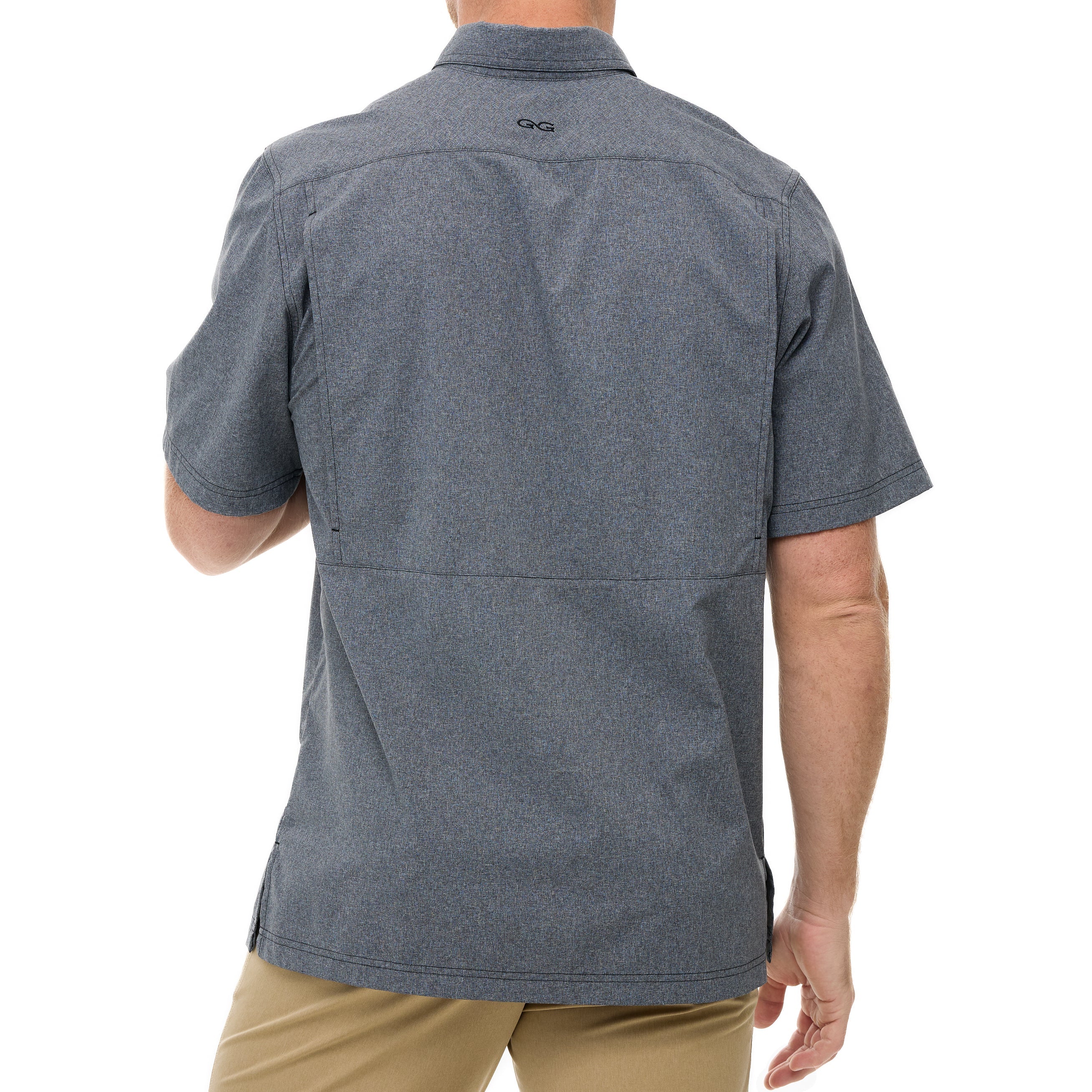 Gray short-sleeve hunting shirt with GG logo, breathable fabric for outdoor adventures