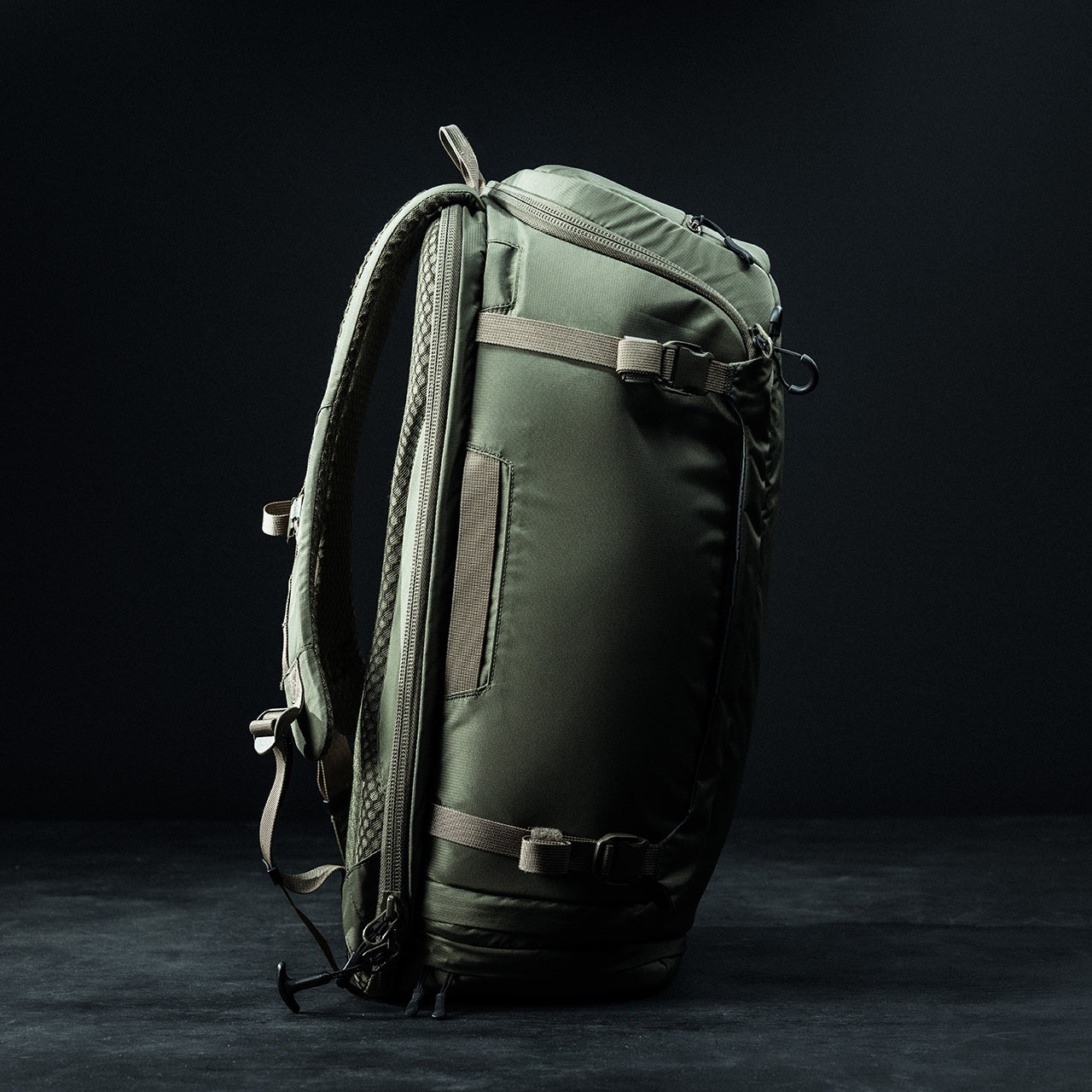 Eberlestock Fade Adapt | EDC Bag w/ CCW Pocket & Expandable Scabbard