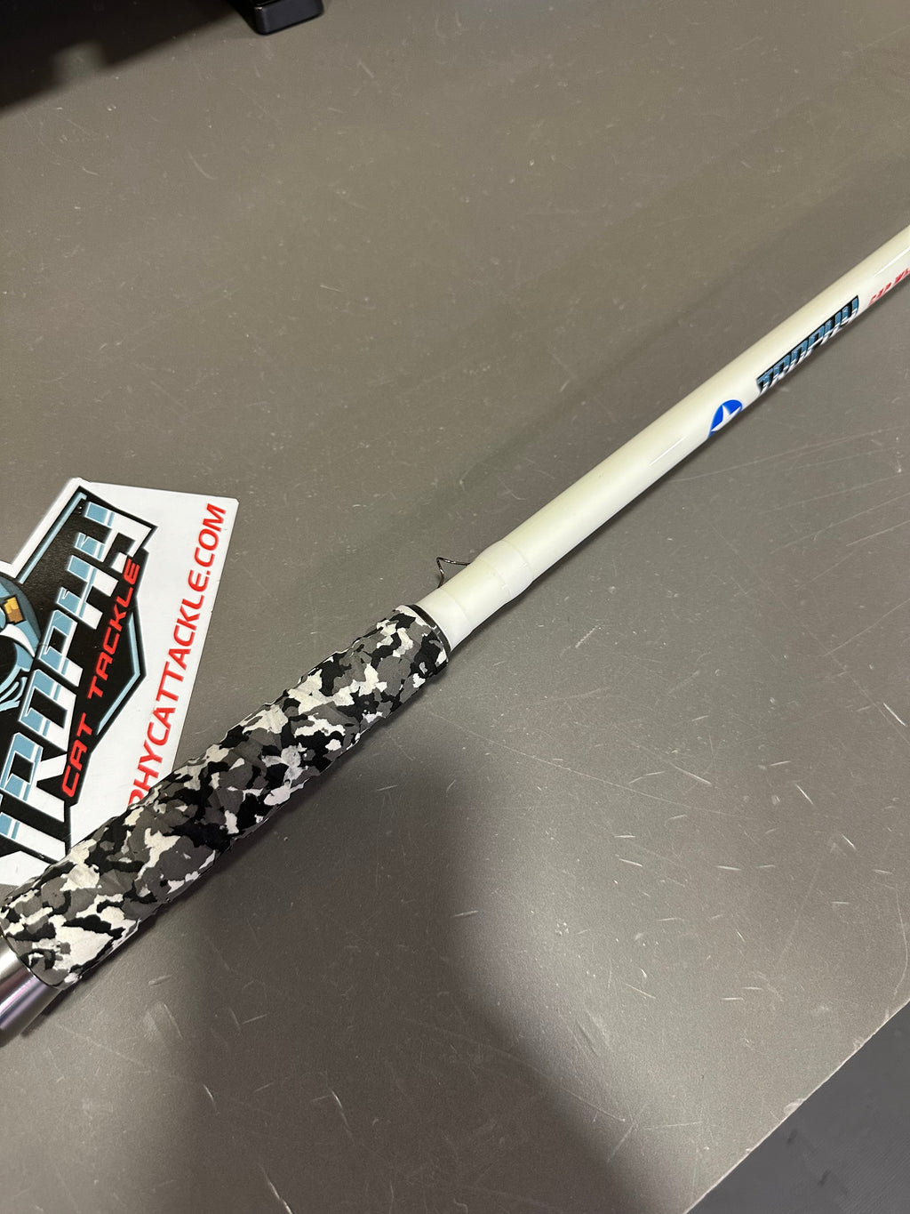 The White Lightning Catfish Rod - Spinning