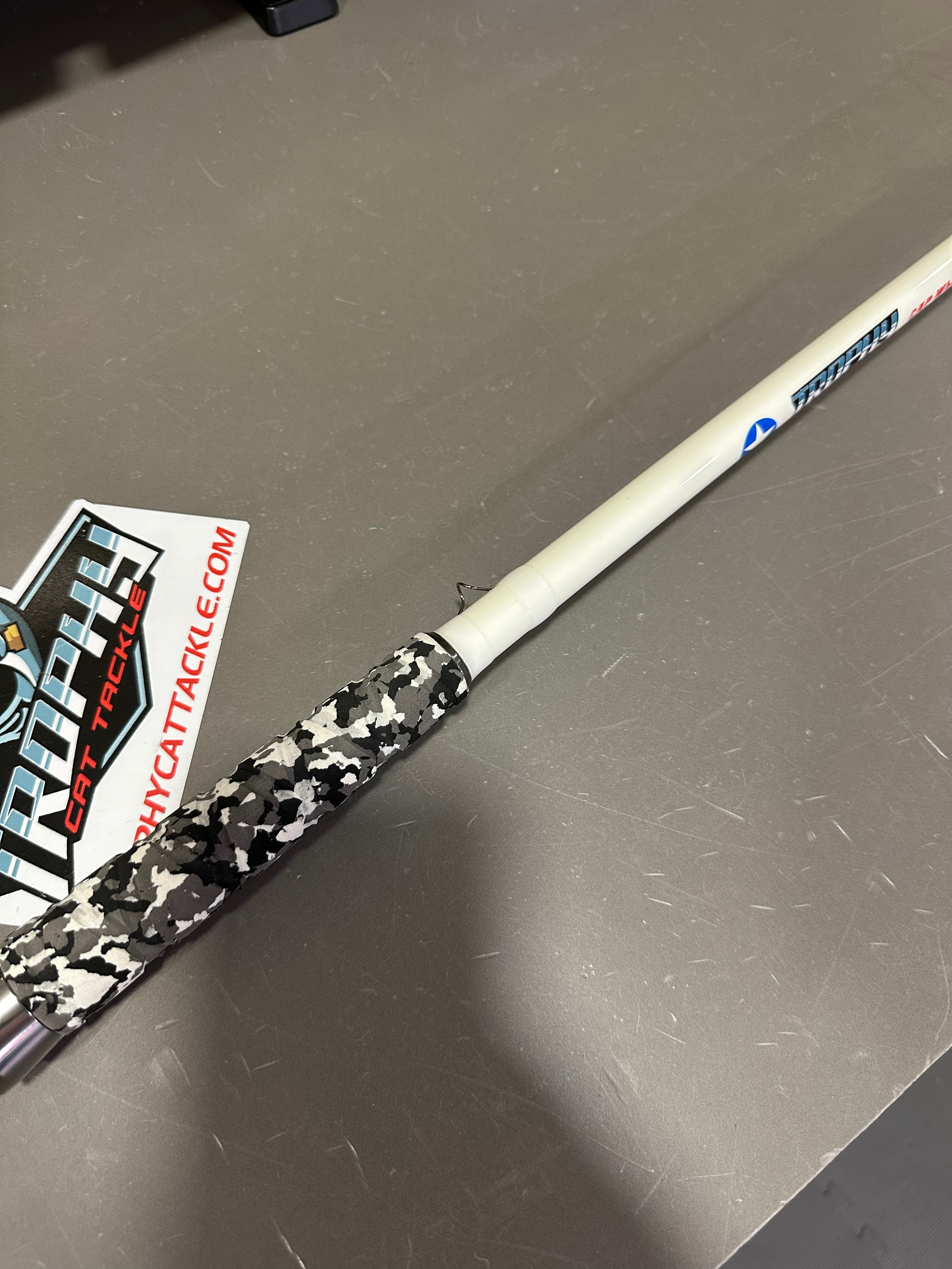 The White Lightning Catfish Rod - Spinning