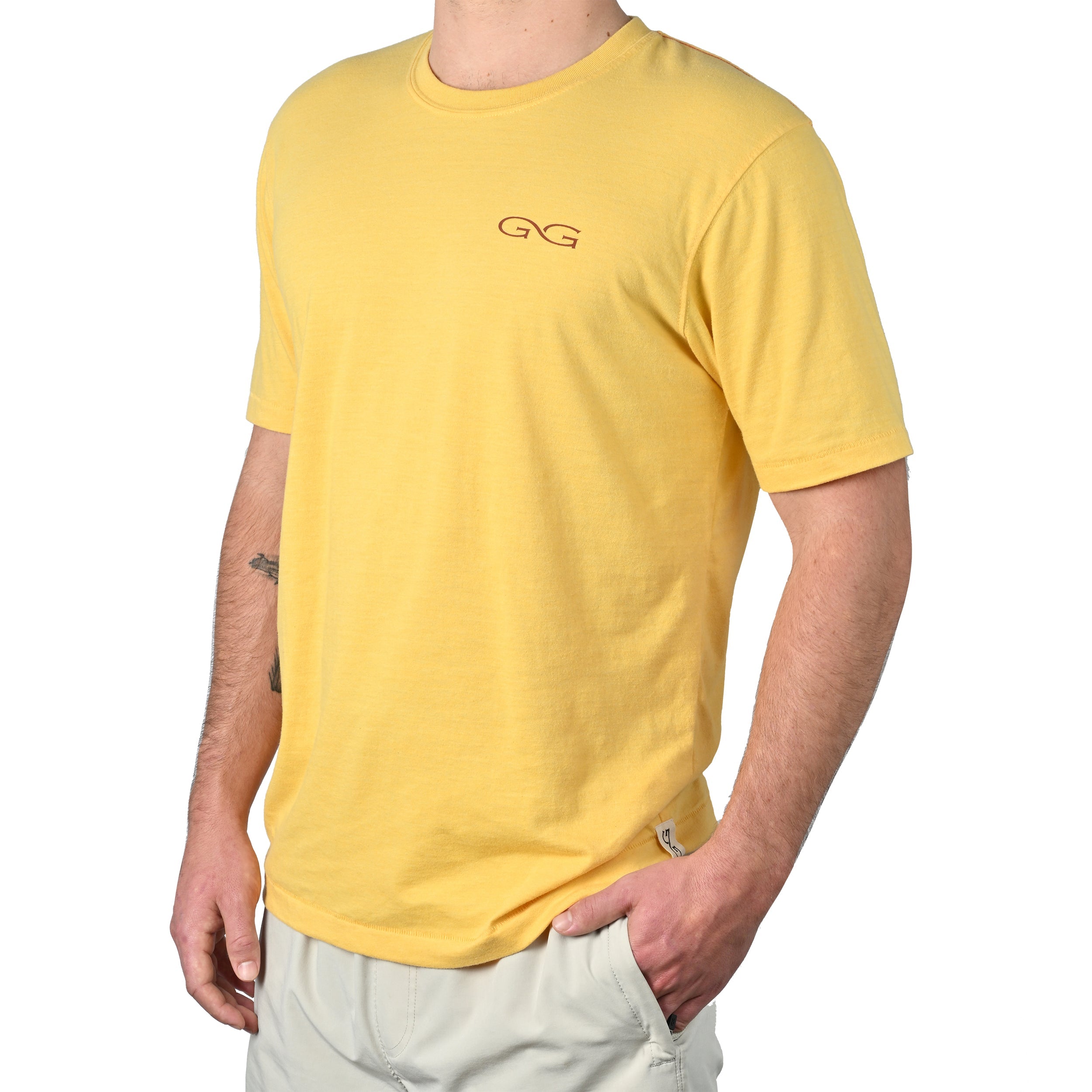 Yellow short sleeve t-shirt with GG logo, casual outdoor wear for hunting and fishing