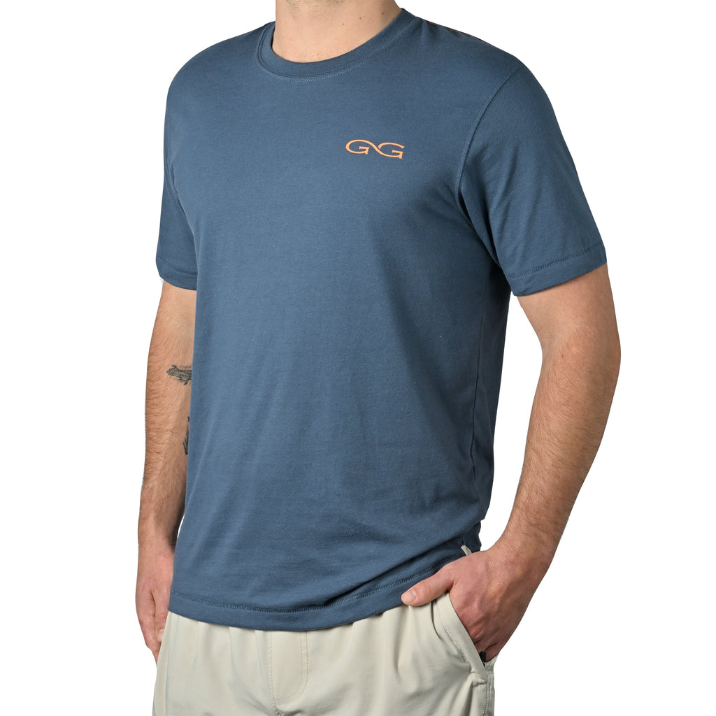 Men's navy blue short sleeve t-shirt with orange GG logo, ideal for hunting and outdoor activities