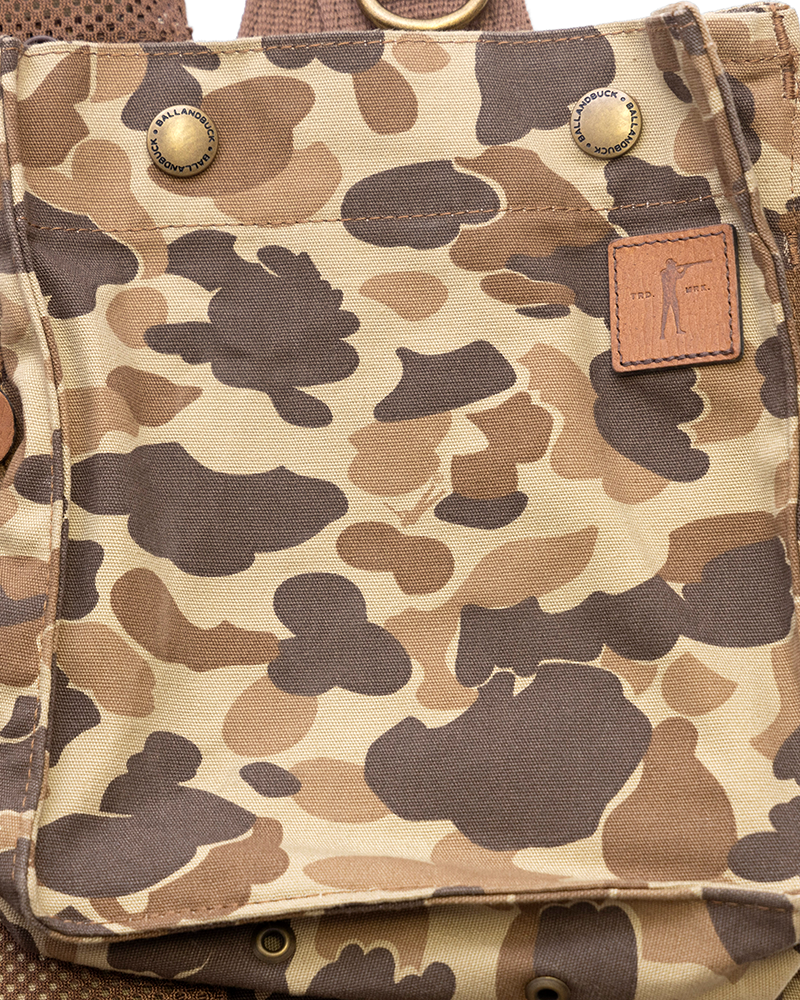 Front shell pocket with leather Arthur patch on the Original Camo Strap Vest